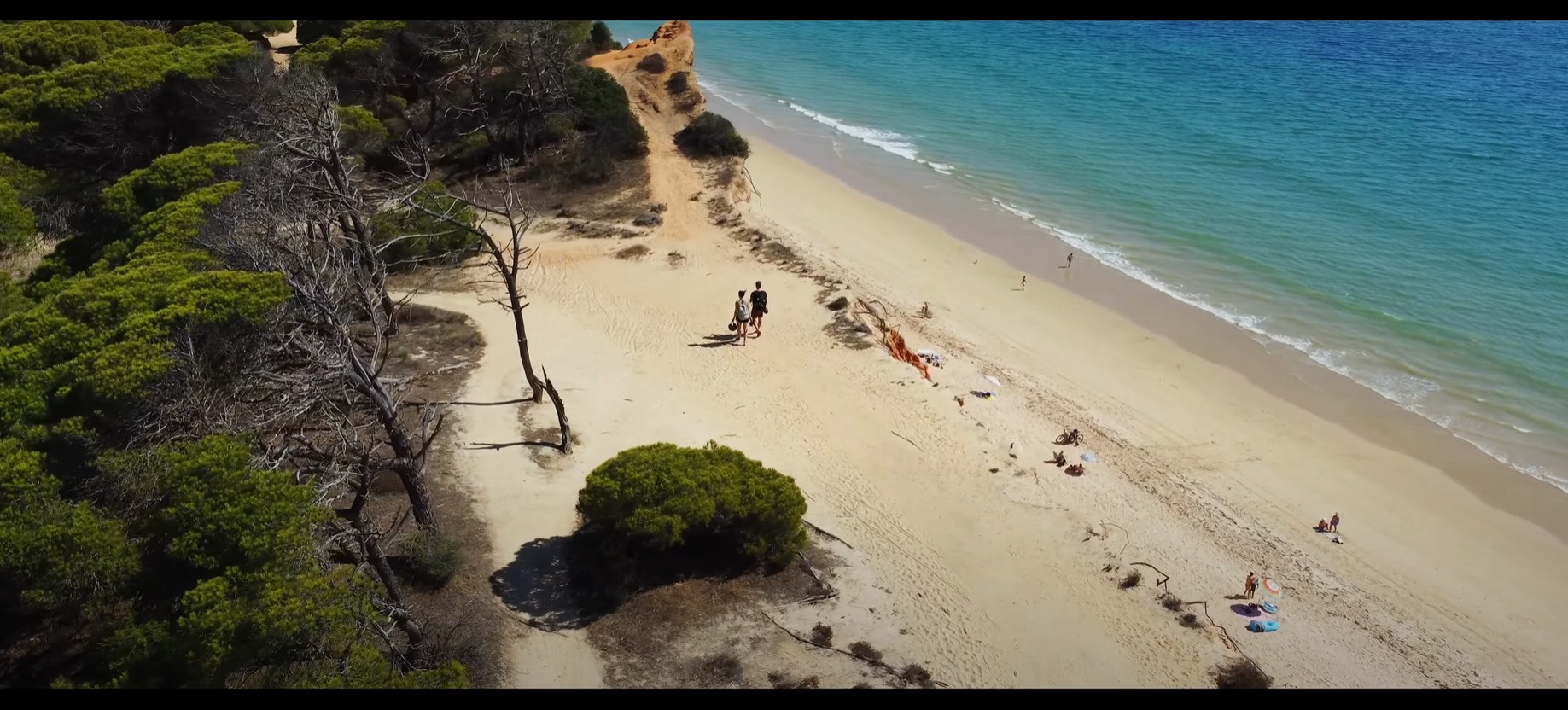 Image prise par drone dans la région de l'Algarve